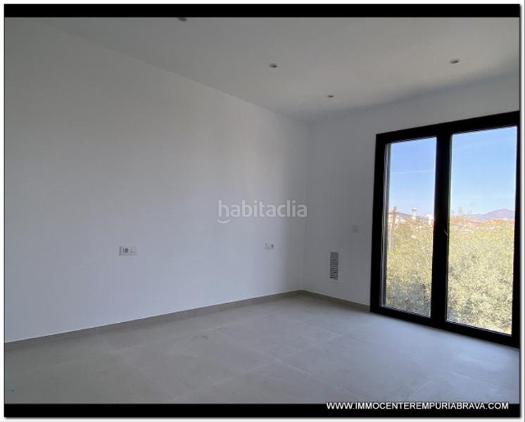 Foto 26b57b28-596f-454d-b0ca-da4378e5e487. Chalet nueva construcción de lujo a pocos pasos de la playa en Empuriabrava