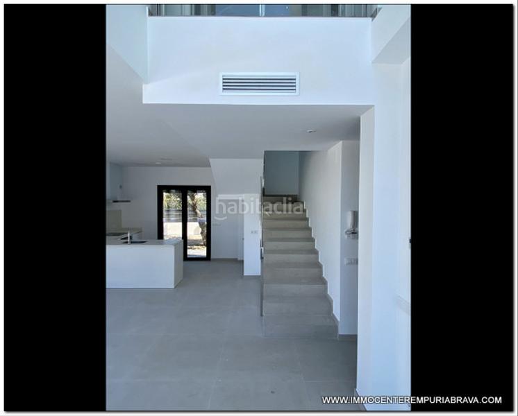 Foto 6694eed1-8d42-4d4d-b618-3df074e7d015. Chalet nueva construcción de lujo a pocos pasos de la playa en Empuriabrava