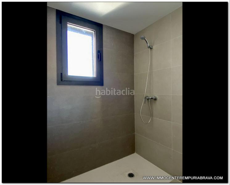 Foto 7c66564d-06f1-499a-930d-a97d488e308c. Chalet nueva construcción de lujo a pocos pasos de la playa en Empuriabrava
