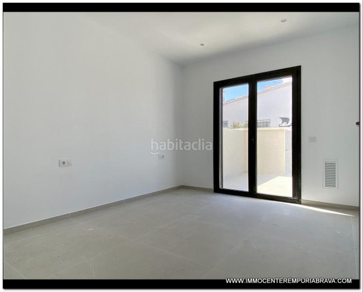 Foto 8a64cbee-1f36-403c-94fe-63fd0762f61f. Chalet nueva construcción de lujo a pocos pasos de la playa en Empuriabrava