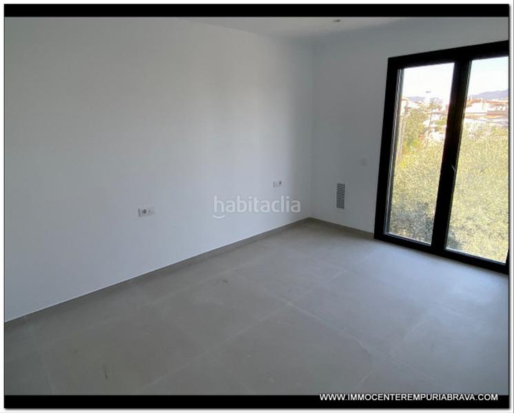 Foto 943967e3-e247-40fc-a79c-960e1acb37a6. Chalet nueva construcción de lujo a pocos pasos de la playa en Empuriabrava