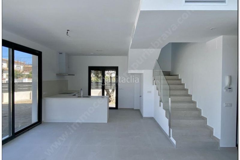 Foto 0daf66ad-7704-4cfc-a03a-aec0755b900c. Xalet a Requesens Empuriabrava