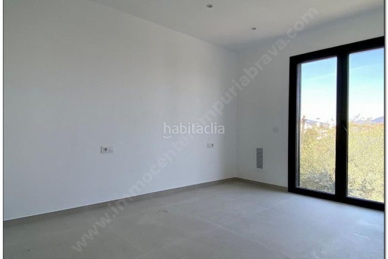 Foto 7093d1de-e43b-4116-b07d-59bb52b07225. Xalet a Requesens Empuriabrava