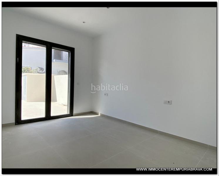 Foto 35b7aa0a-a804-433b-9cf9-fa381c796d5e. Chalet nueva villa de lujo cerca de la playa en Requesens Empuriabrava