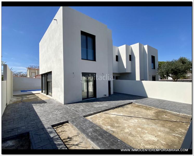 Foto 8ad59842-2016-4c7c-a844-aa861d1f6206. Chalet nueva villa de lujo cerca de la playa en Requesens Empuriabrava