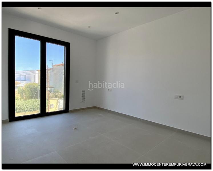 Foto d26aac8d-2055-47c4-b15c-fe939dbbf268. Chalet nueva villa de lujo cerca de la playa en Requesens Empuriabrava