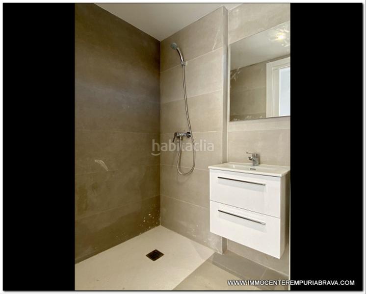 Foto df6d44d4-b534-40f2-873f-8be6e78920de. Chalet nueva villa de lujo cerca de la playa en Requesens Empuriabrava