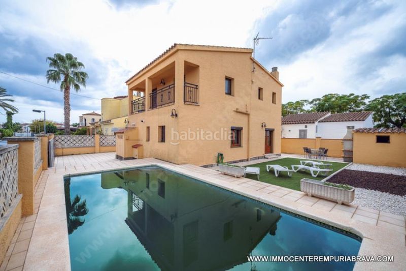 Foto 2dd0104d-057f-47ff-9a62-f6f0a9185cfb. Xalet a Requesens Empuriabrava