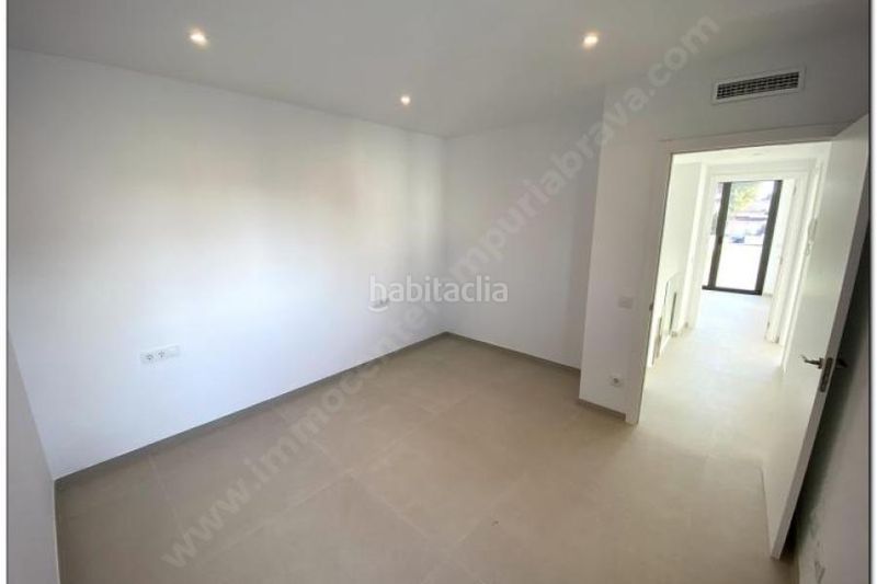 Foto 1f1b5faa-4bd8-418e-897a-d3a43ce18df1. Xalet a Requesens Empuriabrava