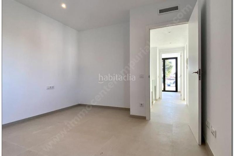 Foto 471ba85f-9073-43a2-98b3-f4eeba6eca69. Xalet a Requesens Empuriabrava