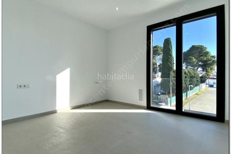 Foto 98b9a865-8478-44ec-800f-1790d2fa80df. Xalet a Requesens Empuriabrava