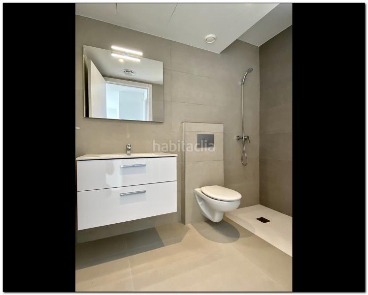 Foto da431a8e-34a0-44b5-96ce-546a0834508a. Chalet magnífica casa de obra nueva con piscina y jacuzzi en Empuriabrava