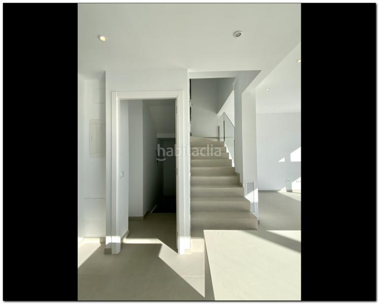 Foto f998b108-2a9f-4025-a4b8-9ab4e573df84. Chalet magnífica casa de obra nueva con piscina y jacuzzi en Empuriabrava