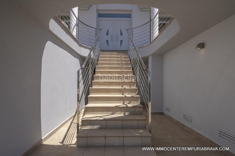 Foto 63059385-4370-46b8-bb6c-8d39d957b879. Chalet sublime villa de lujo situada en un entorno privilegiado en Empuriabrava