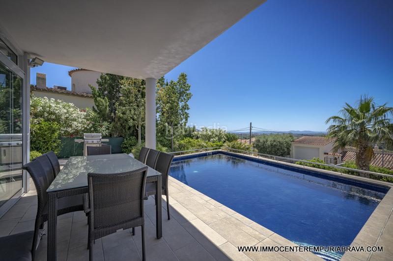 Foto a5e4b5fe-07e7-4f18-ae8d-5833865c7454. Chalet sublime villa de lujo situada en un entorno privilegiado en Empuriabrava