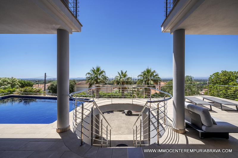 Foto c22e222c-c73e-40bc-99a9-d95fa75e4b24. Chalet sublime villa de lujo situada en un entorno privilegiado en Empuriabrava