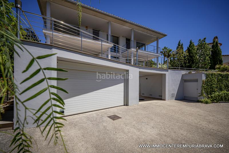 Foto c28784f7-349a-4308-97bc-ba37e76a59d1. Chalet sublime villa de lujo situada en un entorno privilegiado en Empuriabrava