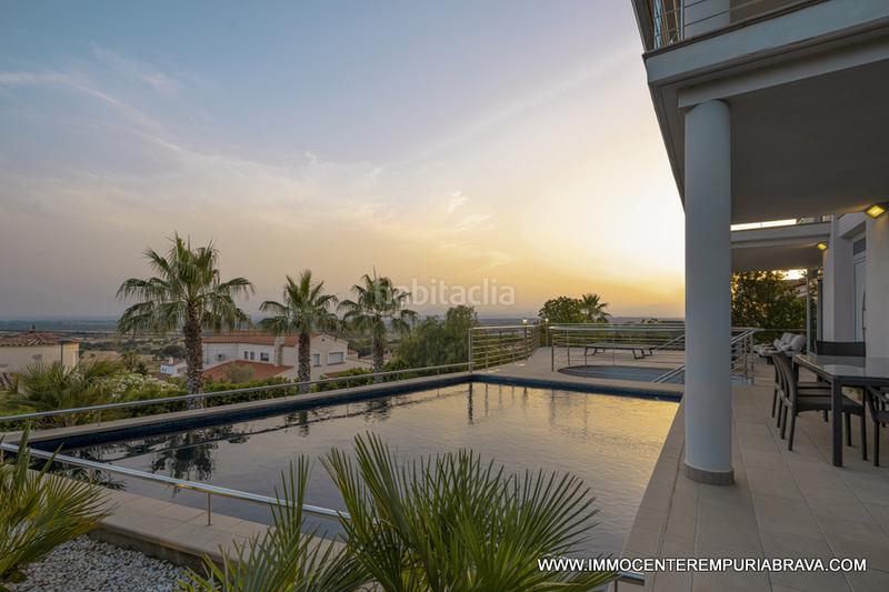 Foto cd524820-6272-4ef3-85ce-a60c3fe4bb74. Chalet sublime villa de lujo situada en un entorno privilegiado en Empuriabrava