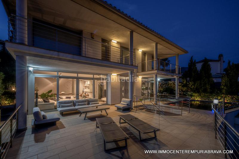 Foto f143333a-4691-4919-ad61-90bb75c6ad46. Chalet sublime villa de lujo situada en un entorno privilegiado en Empuriabrava