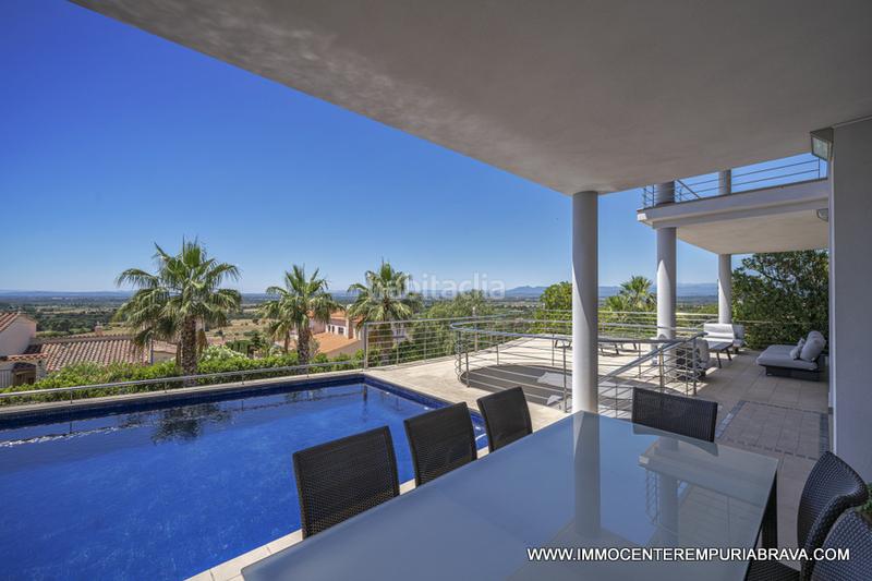 Foto f19d6e43-5787-4c5b-a7c5-09fc4bf2caf9. Chalet sublime villa de lujo situada en un entorno privilegiado en Empuriabrava