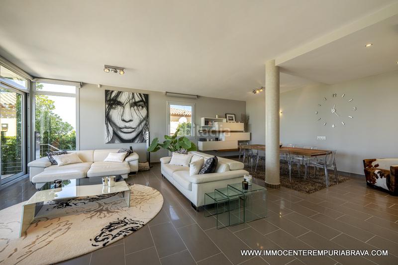 Foto f2244f55-d2bc-4db2-a069-e69e3f2b483f. Chalet sublime villa de lujo situada en un entorno privilegiado en Empuriabrava