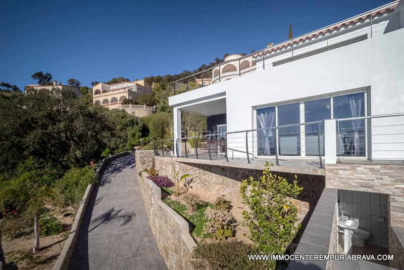 Foto 94b55812-98e4-4648-98da-1b6386a887ab. Chalet sublime villa en las alturas de mas fumats en Roses