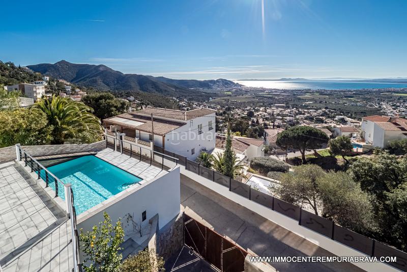 Foto e056f91b-fded-43fd-a0f5-cd74a43ed196. Chalet sublime villa en las alturas de mas fumats en Roses