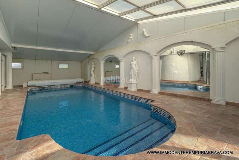 Foto 68b4f64f-52b8-4f7e-bc72-66dfb81f98b6. Chalet preciosa casa con piscina cubierta en Requesens Empuriabrava