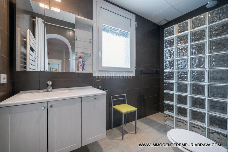 Foto 0410e1be-b74e-4c32-8880-896932f0e058. Chalet avec chauffage parking piscine dans Tordera - Fluvià - Llobregat Empuriabrava