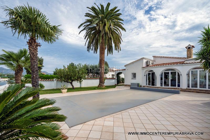 Foto 093c30a1-f976-4268-b6a2-a3142477d848. Chalet avec chauffage parking piscine dans Tordera - Fluvià - Llobregat Empuriabrava