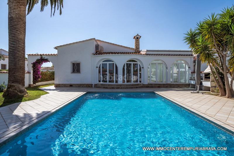 Foto 2336c53b-03eb-4a7f-acf7-664c7d279049. Chalet avec chauffage parking piscine dans Tordera - Fluvià - Llobregat Empuriabrava