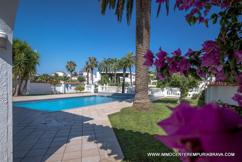 Foto 2e1acbf7-5904-4732-8059-af90d1d6401c. Chalet avec chauffage parking piscine dans Tordera - Fluvià - Llobregat Empuriabrava