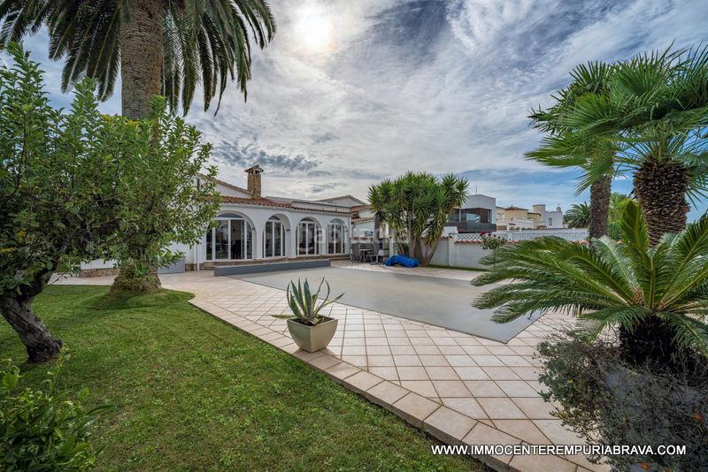 Foto 71befb68-2593-48ce-954d-290180f4199d. Chalet avec chauffage parking piscine dans Tordera - Fluvià - Llobregat Empuriabrava