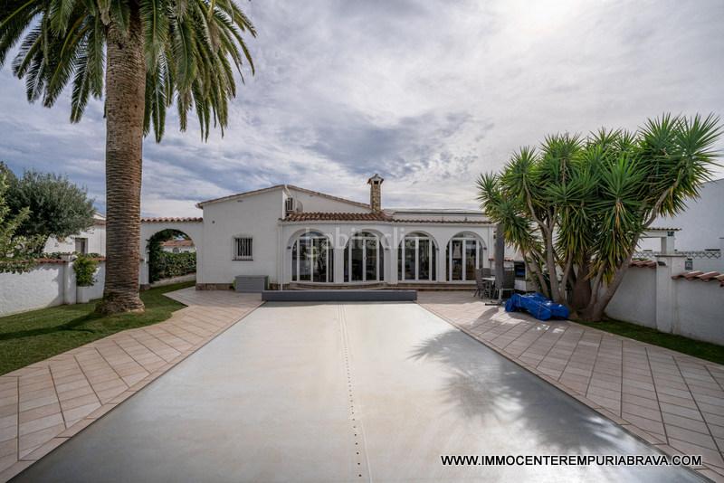Foto 7e401418-d724-4f62-bc13-48647ec6f3ab. Chalet avec chauffage parking piscine dans Tordera - Fluvià - Llobregat Empuriabrava