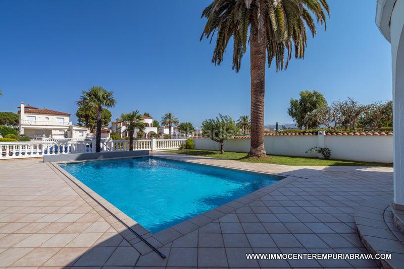 Foto dd89e499-1625-4e2e-87f1-766262ae5a4f. Chalet avec chauffage parking piscine dans Tordera - Fluvià - Llobregat Empuriabrava