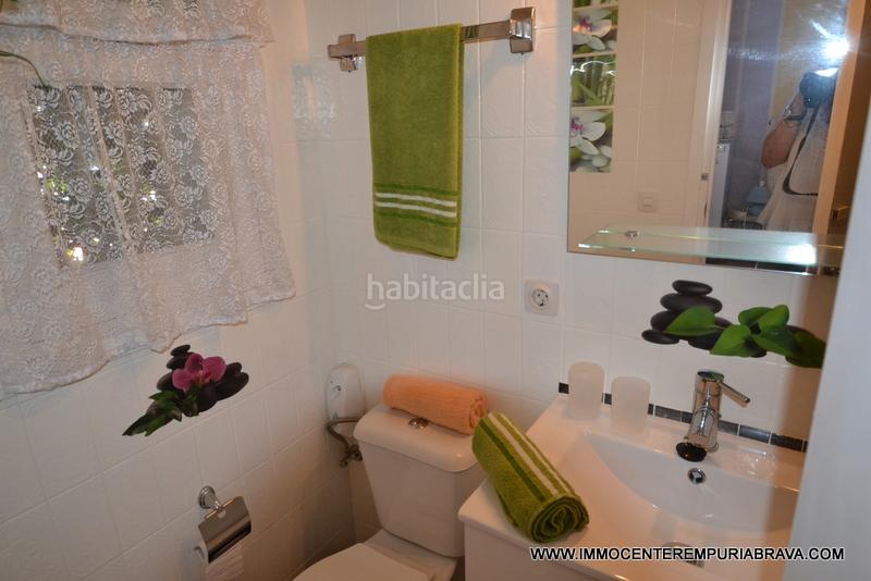 Foto 32d6c9b3-e26a-40b3-a71e-2f2026f2c5b7. Chalet magnífica villa con amarre de 30 metros en Empuriabrava