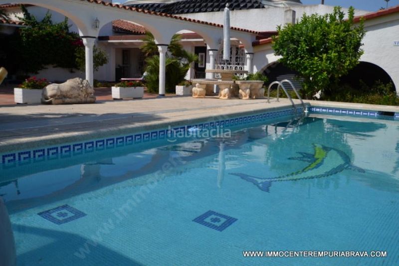 Foto 6a3b5454-59e6-4b06-a74b-bf90f734d8d0. Xalet a Carmençó Empuriabrava