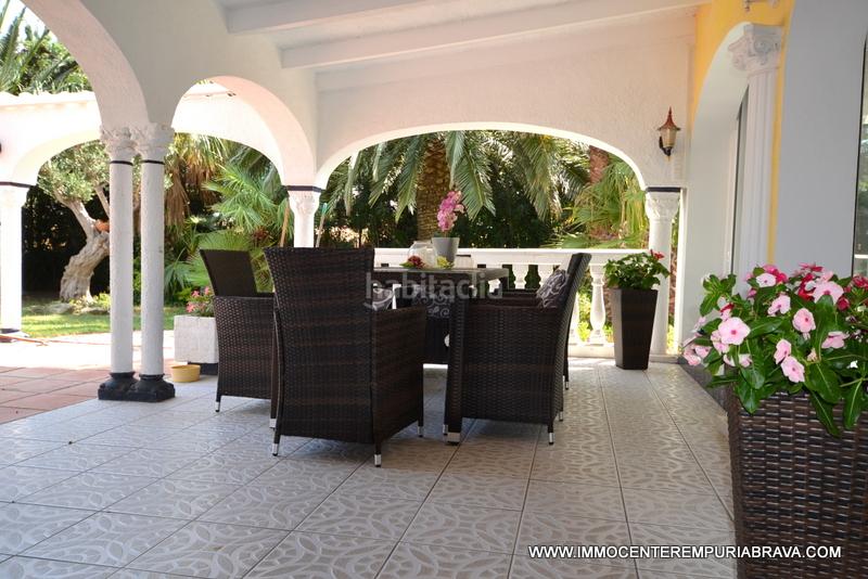 Foto abd35b2d-c041-43a7-b06e-918f296a5dab. Chalet magnífica villa con amarre de 30 metros en Empuriabrava
