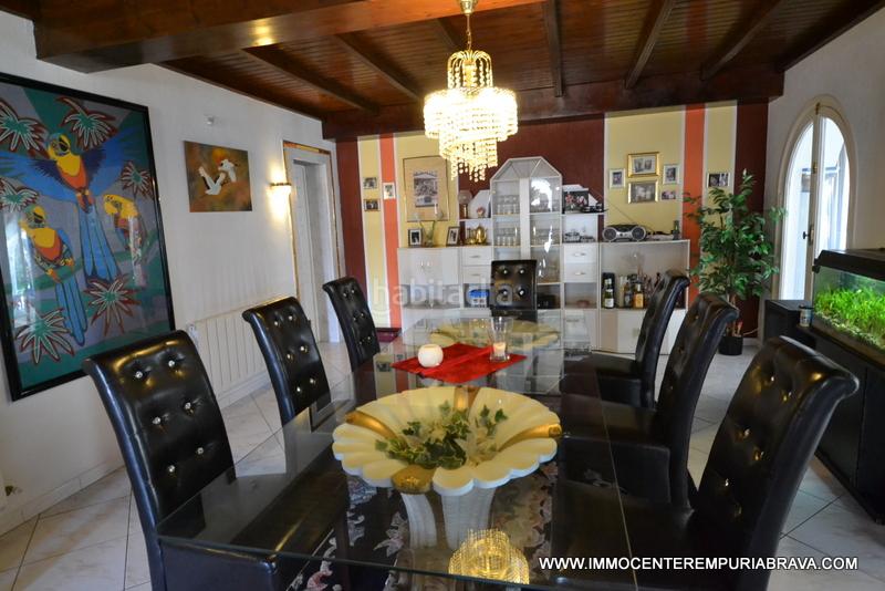 Foto b9070985-b93d-42c8-907a-eed79eefd6c4. Chalet magnífica villa con amarre de 30 metros en Empuriabrava