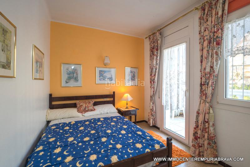 Foto 605a1fd4-3fa5-4600-b99f-7dff02044ca0. Chalet villa con gran parcela cerca de la playa en Empuriabrava