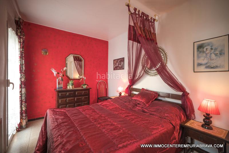 Foto 8ab3e601-3d90-4586-93bb-59d735e65c46. Chalet villa con gran parcela cerca de la playa en Empuriabrava