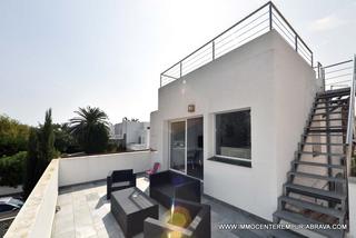 Xalet a Muga - Gran Reserva - Badia. Casa moderna situada a 100 metros de la playa
