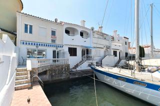Xalet a Salins - Cavall de Mar. Bonita casa ubicada en la zona más bonita de empuriabrava