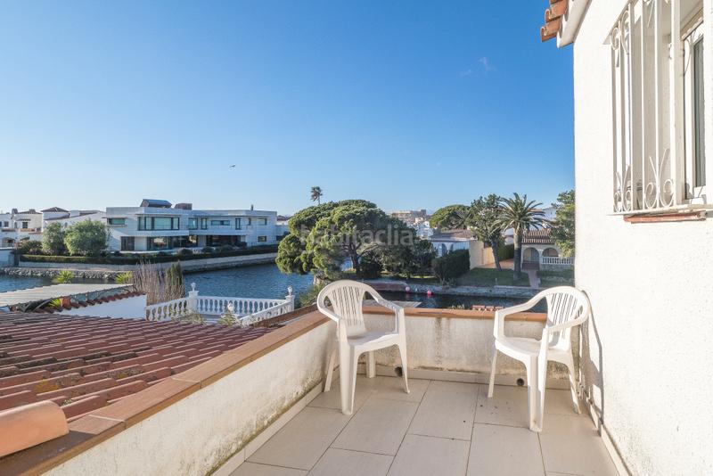 Foto 608ca34f-7e93-49f4-a37e-1f632d40682f. Chalet hermosa villa de estilo loft en el gran canal y amarre en Empuriabrava