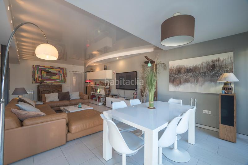 Foto cbb99c92-1b20-4d53-823e-5bd73056db65. Chalet hermosa villa de estilo loft en el gran canal y amarre en Empuriabrava