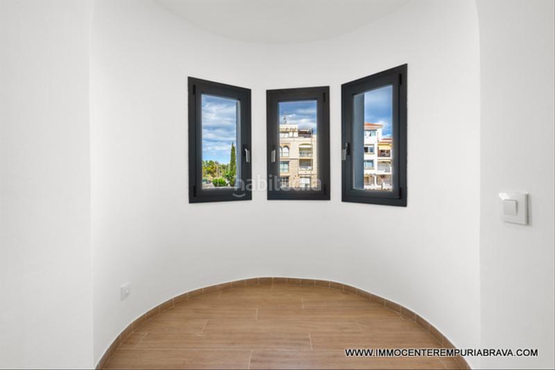 Foto 1ff40683-6284-43d6-98cf-21cf8adcef99. Chalet casa de pescadores totalmente reformada antes de los puentes en Empuriabrava