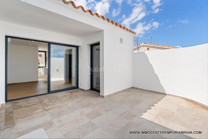 Foto 401030fa-4fd9-485d-b6ab-f566ecdd753f. Chalet casa de pescadores totalmente reformada antes de los puentes en Empuriabrava