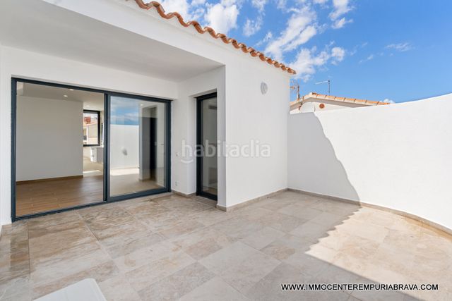 Foto 67e94da7-112b-4d9c-b2f4-d83a910993cc. Xalet amb piscina a Salins - Cavall de Mar Empuriabrava