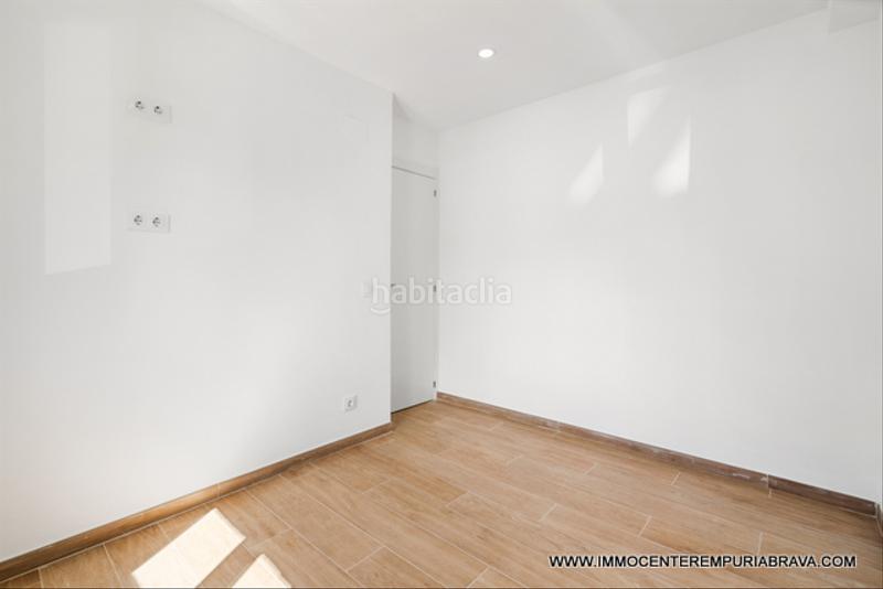 Foto ab1e73d3-c9b2-4071-91be-a214629cc106. Chalet casa de pescadores totalmente reformada antes de los puentes en Empuriabrava