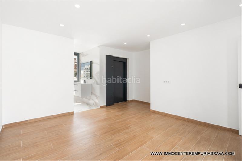 Foto c9f18550-825c-413e-8120-4d86f40ca6e6. Chalet casa de pescadores totalmente reformada antes de los puentes en Empuriabrava